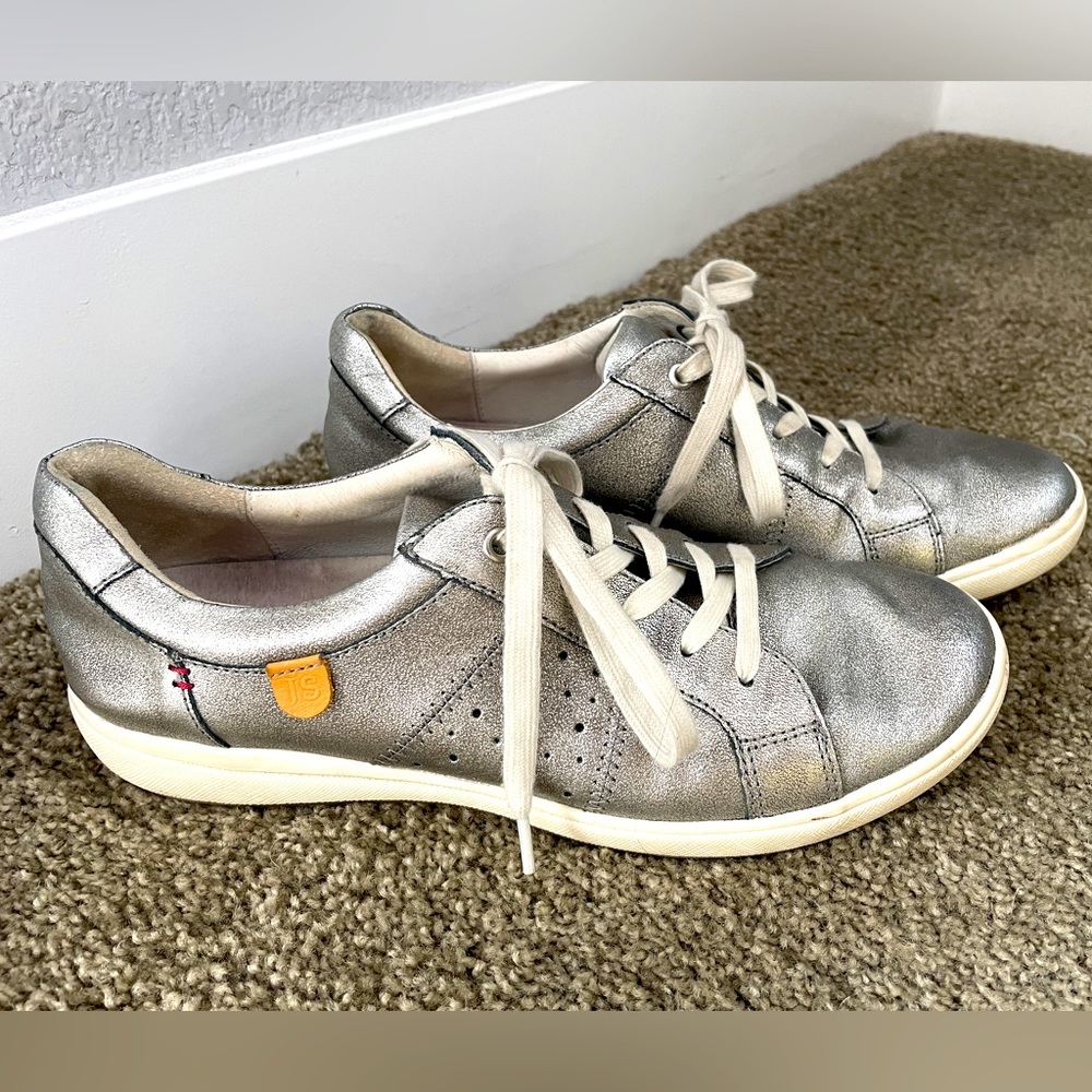 Josef seibel comfortable and stylish sneakers. Size 38.